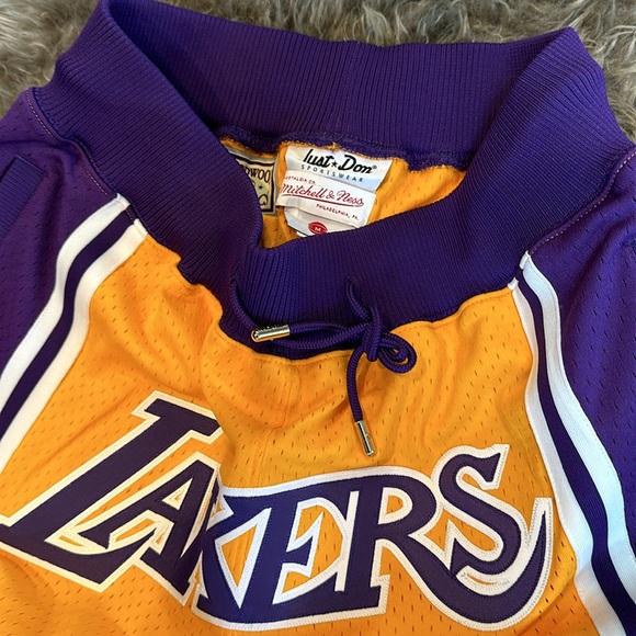Los Angeles Lakers Mitchell & Ness Authentic NBA x Just Don Mesh Shorts - Gold - Picture 3 of 4